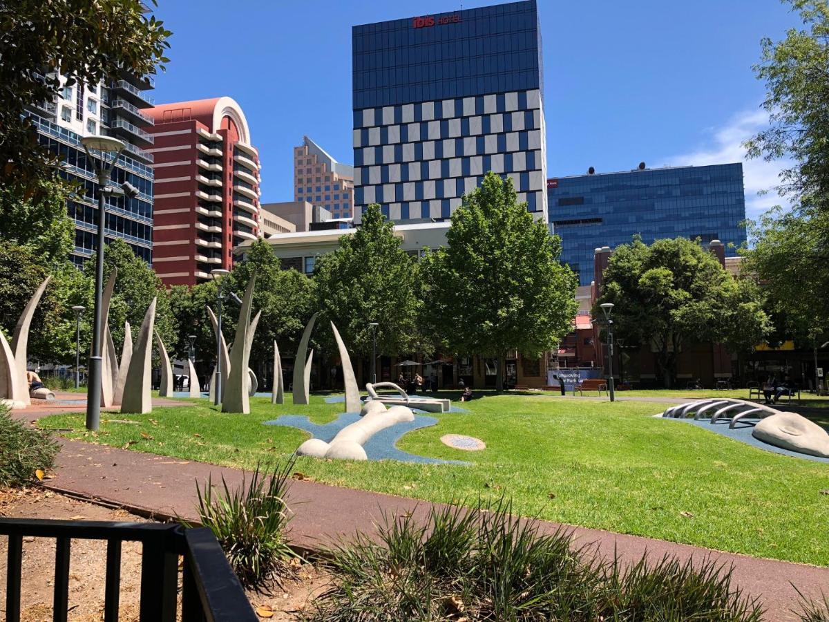 Lux 2Br Apt On Hindmarsh Sq-Pool-Gym-Sauna-Parking Adelaide Exterior photo